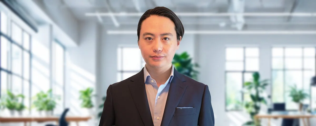 ビジネススーツを着た男性