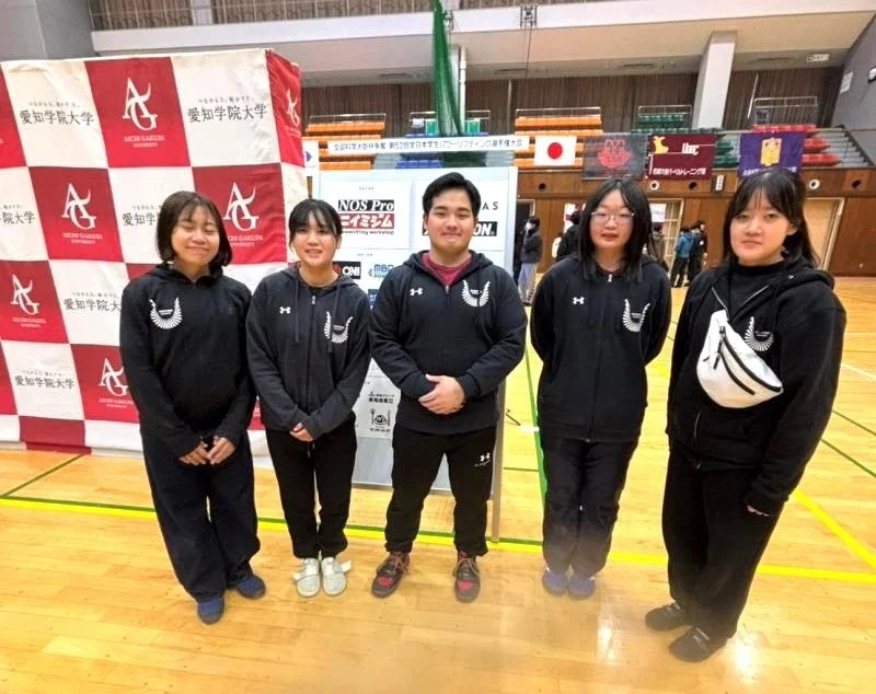 愛知学院大学での集合写真