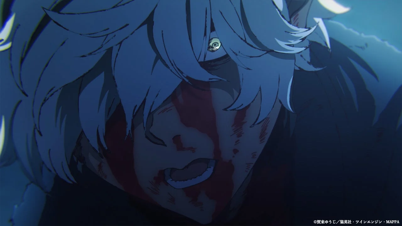 血まみれの顔をしたアニメキャラクターのクローズアップ