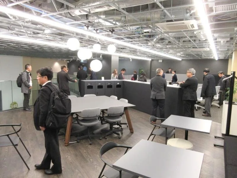 会議後の交流の様子
