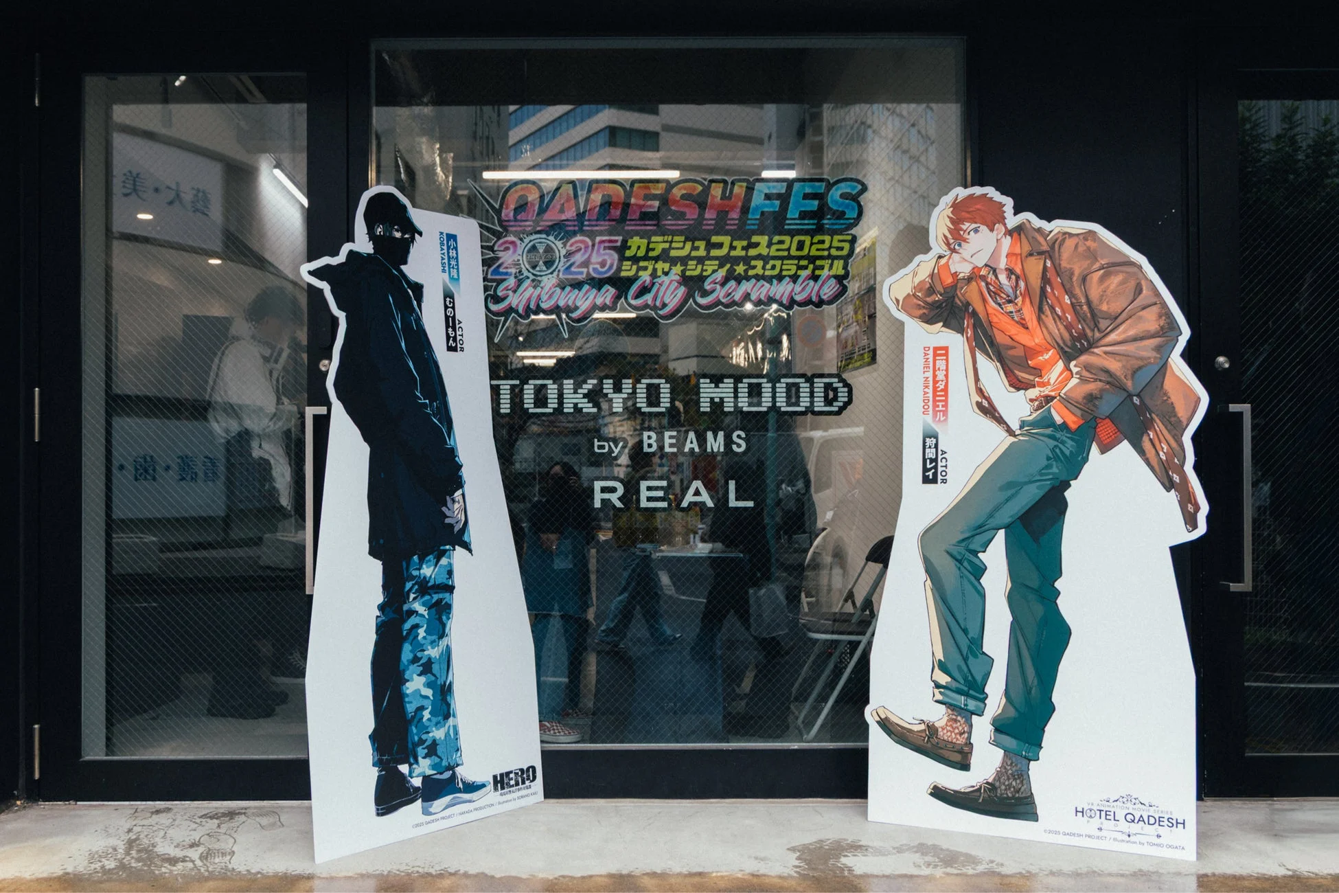 アニメキャラクターの等身大パネル