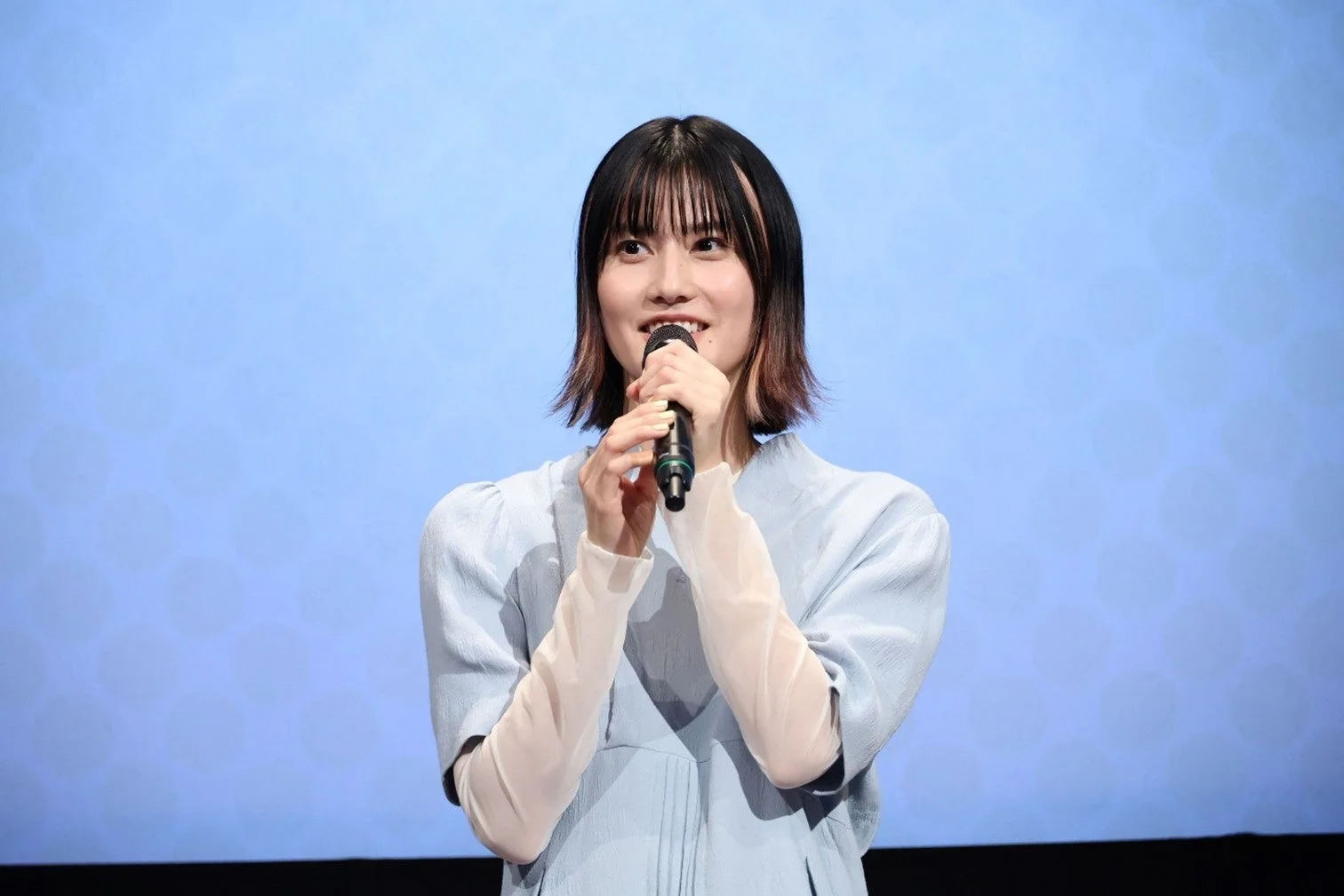 橋本愛さんが作品について語る様子