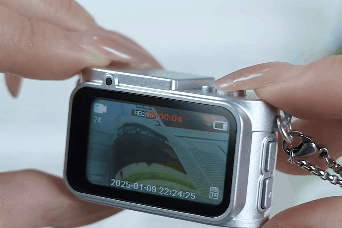 2K動画撮影中のディスプレイ