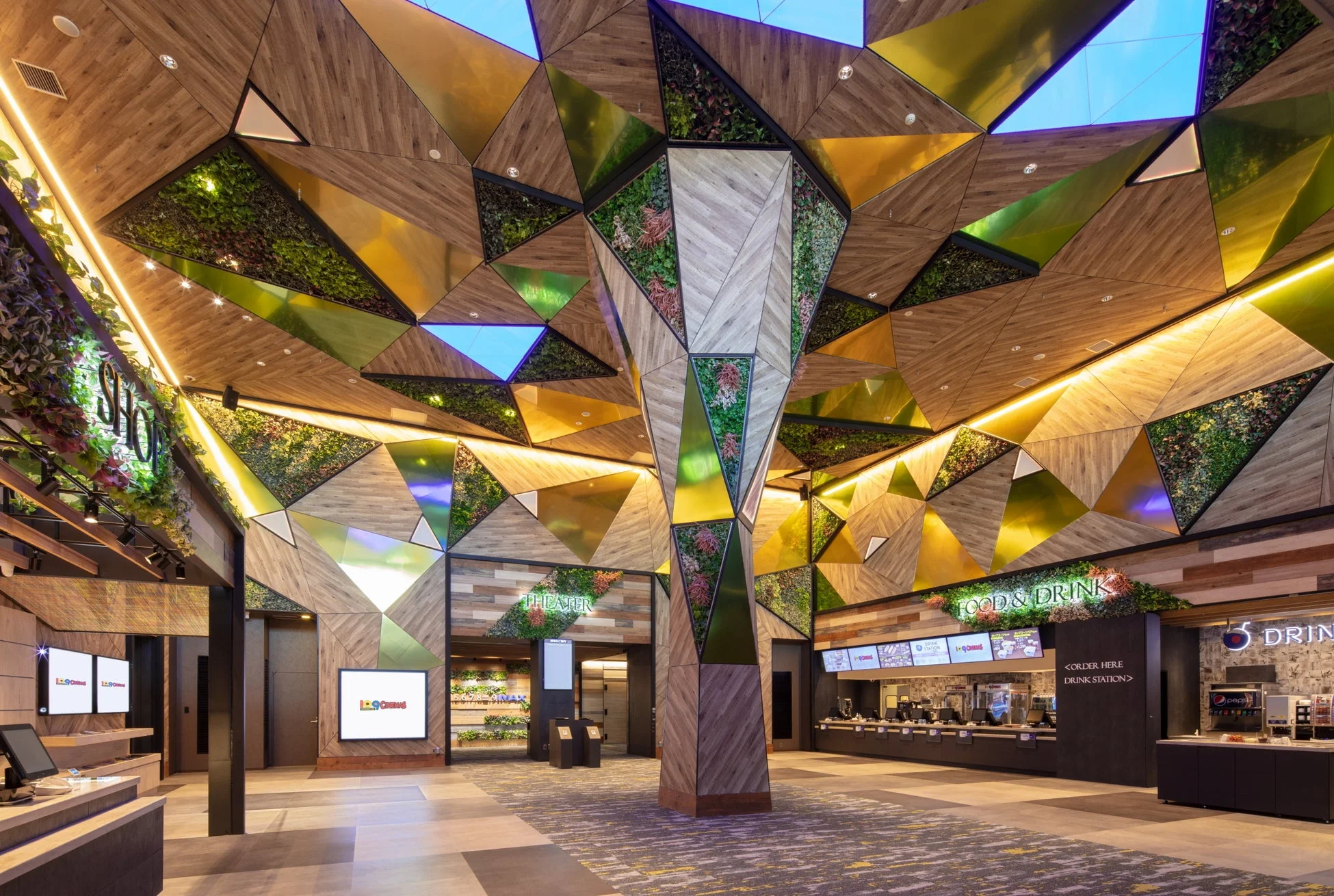 109シネマズロビー