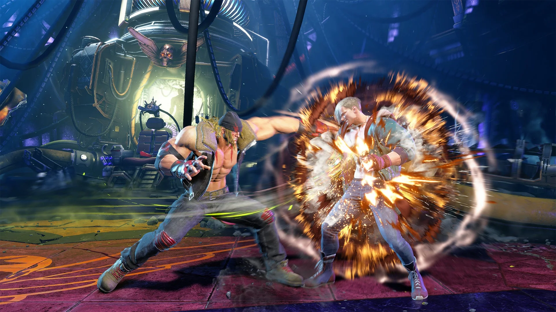 格闘ゲームのバトルシーンで、筋肉質な男性キャラクターが相手に強烈なパンチを繰り出し、大きな爆発エフェクトが発生している瞬間を捉えた画像です。ステージは未来的な工場のような雰囲気です。