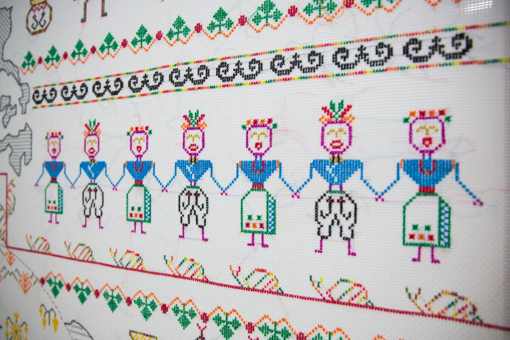 カラフルな刺繍のクローズアップ