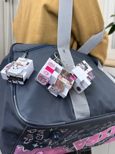 バッグに付けたミニチュアチャーム