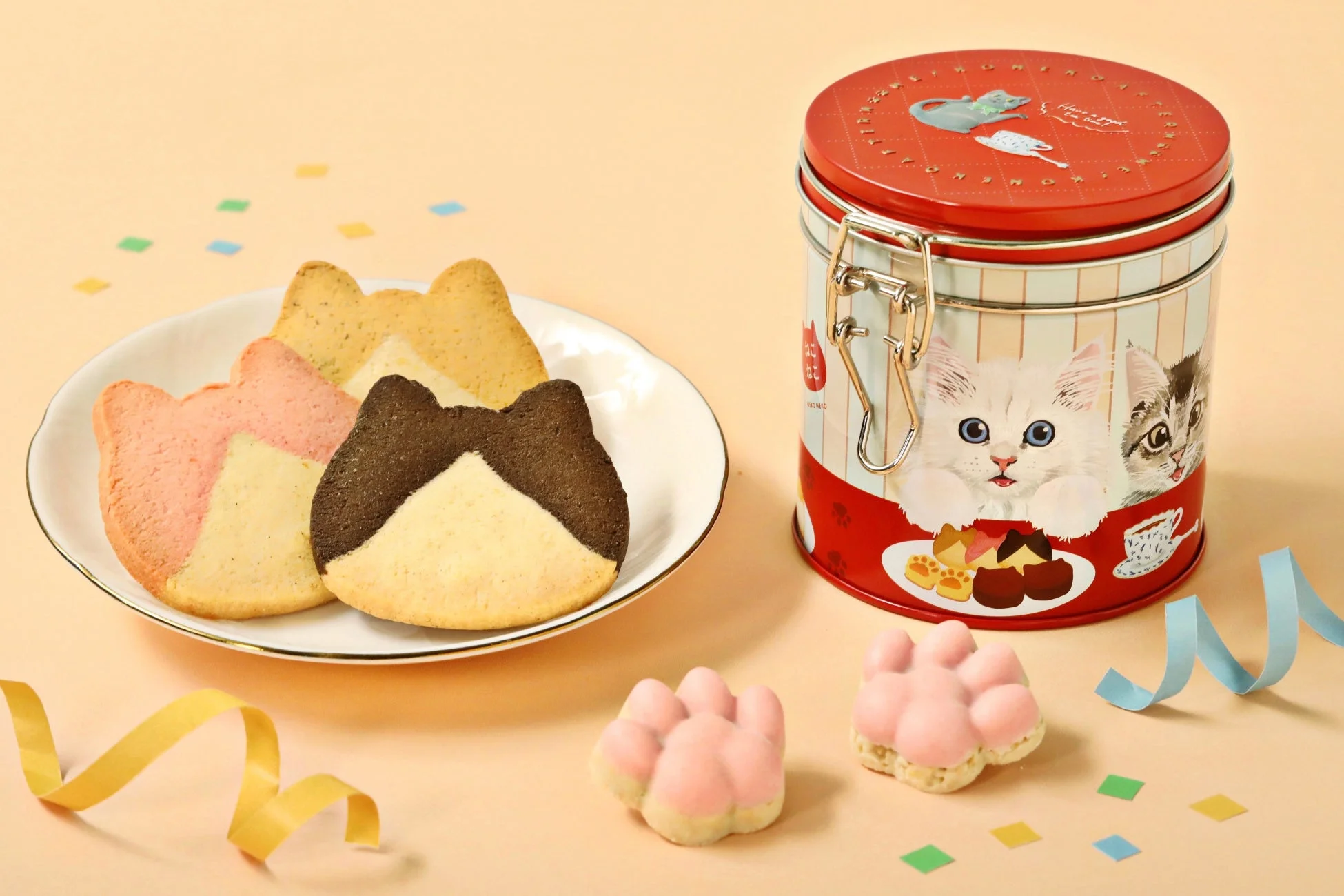 ねこねこキャニスター缶とクッキー