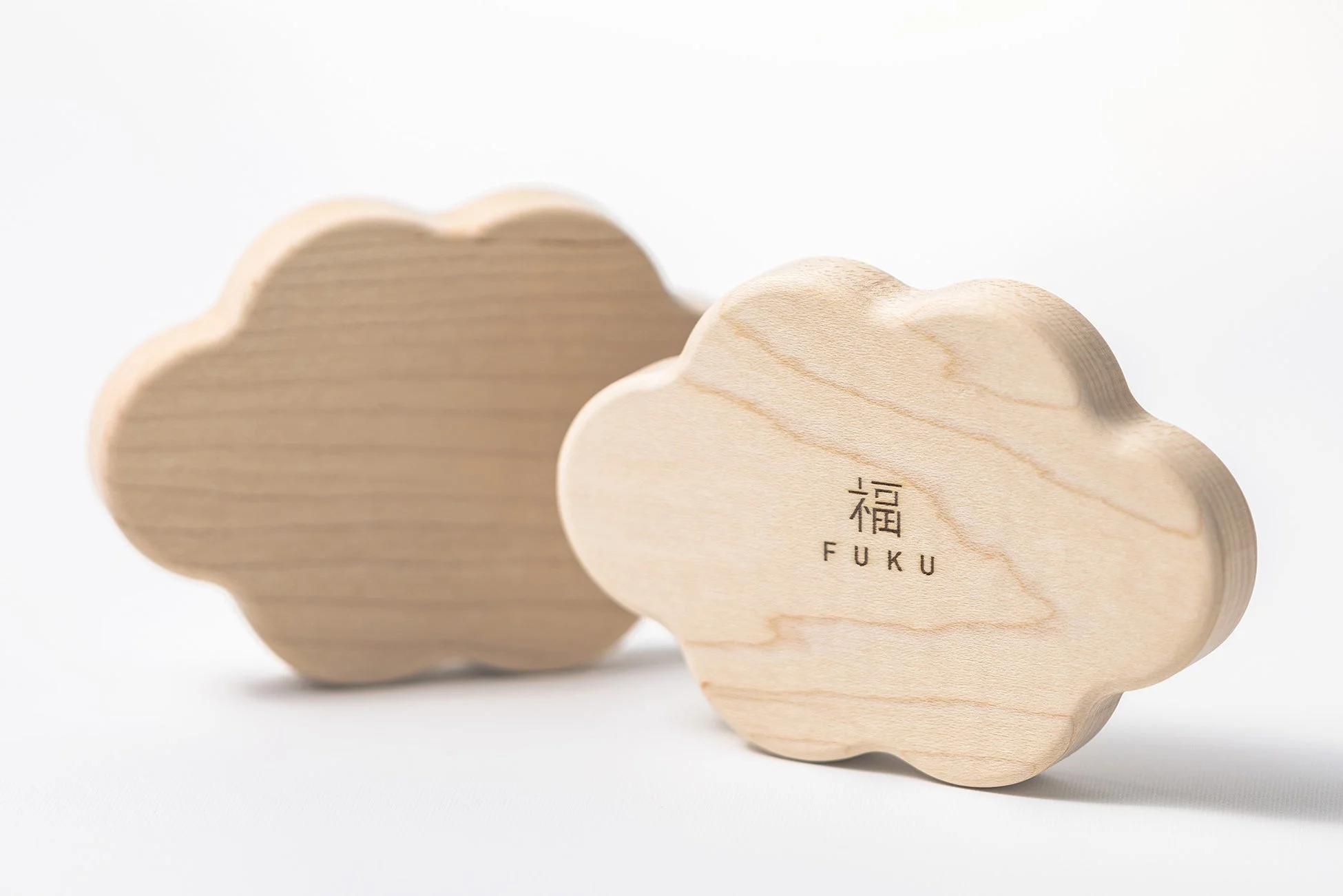 雲形の台座「福 FUKU」