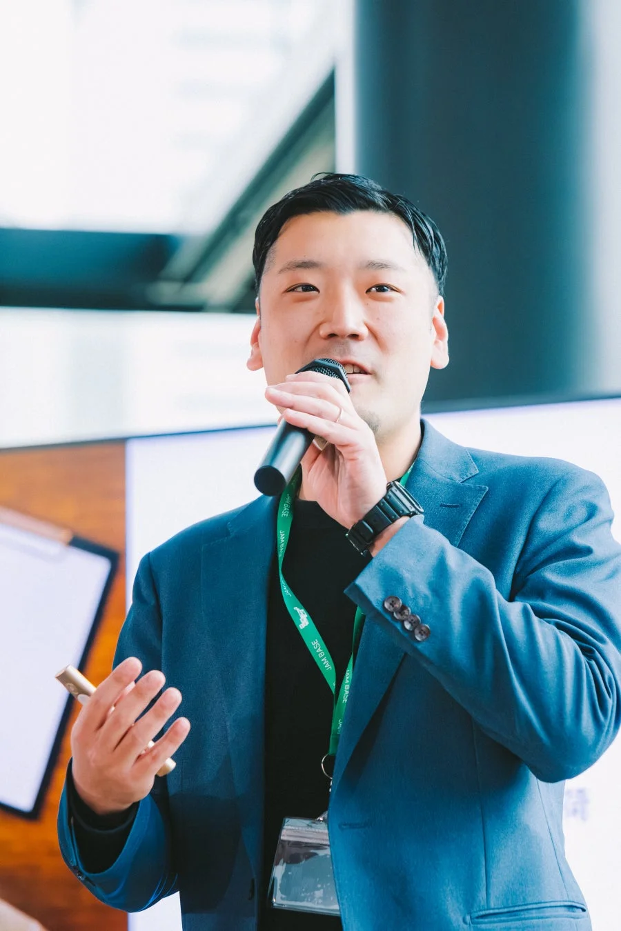 岸本渉氏の顔写真