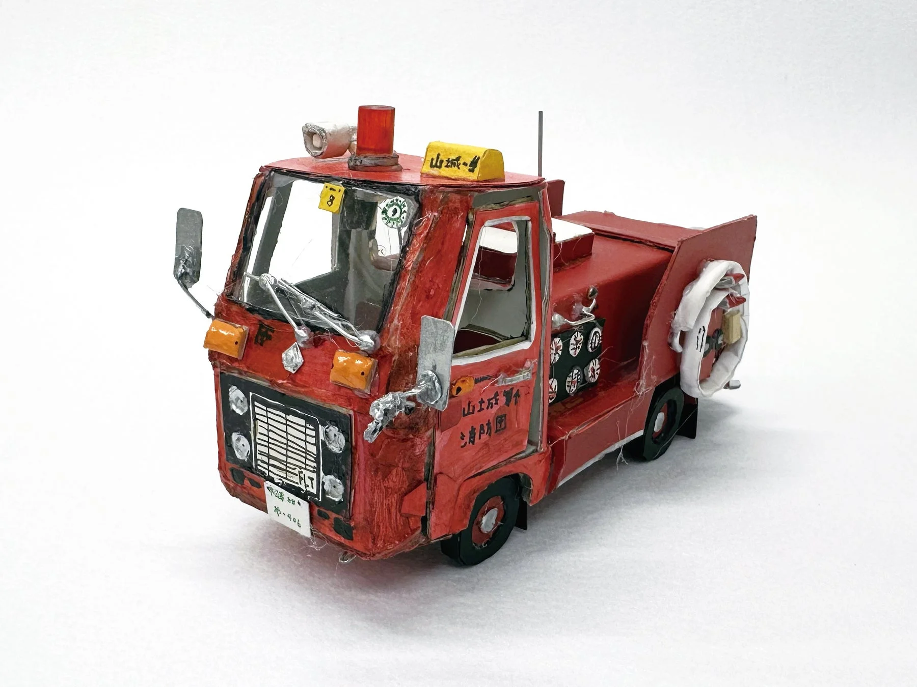 精巧なミニチュア消防車