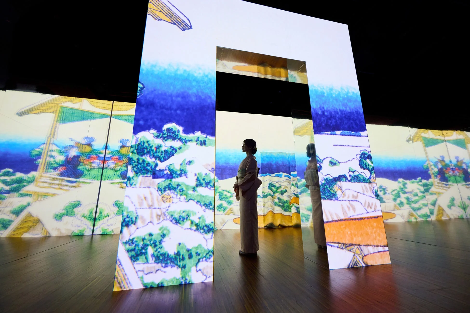 浮世絵風の風景が広がる展示空間