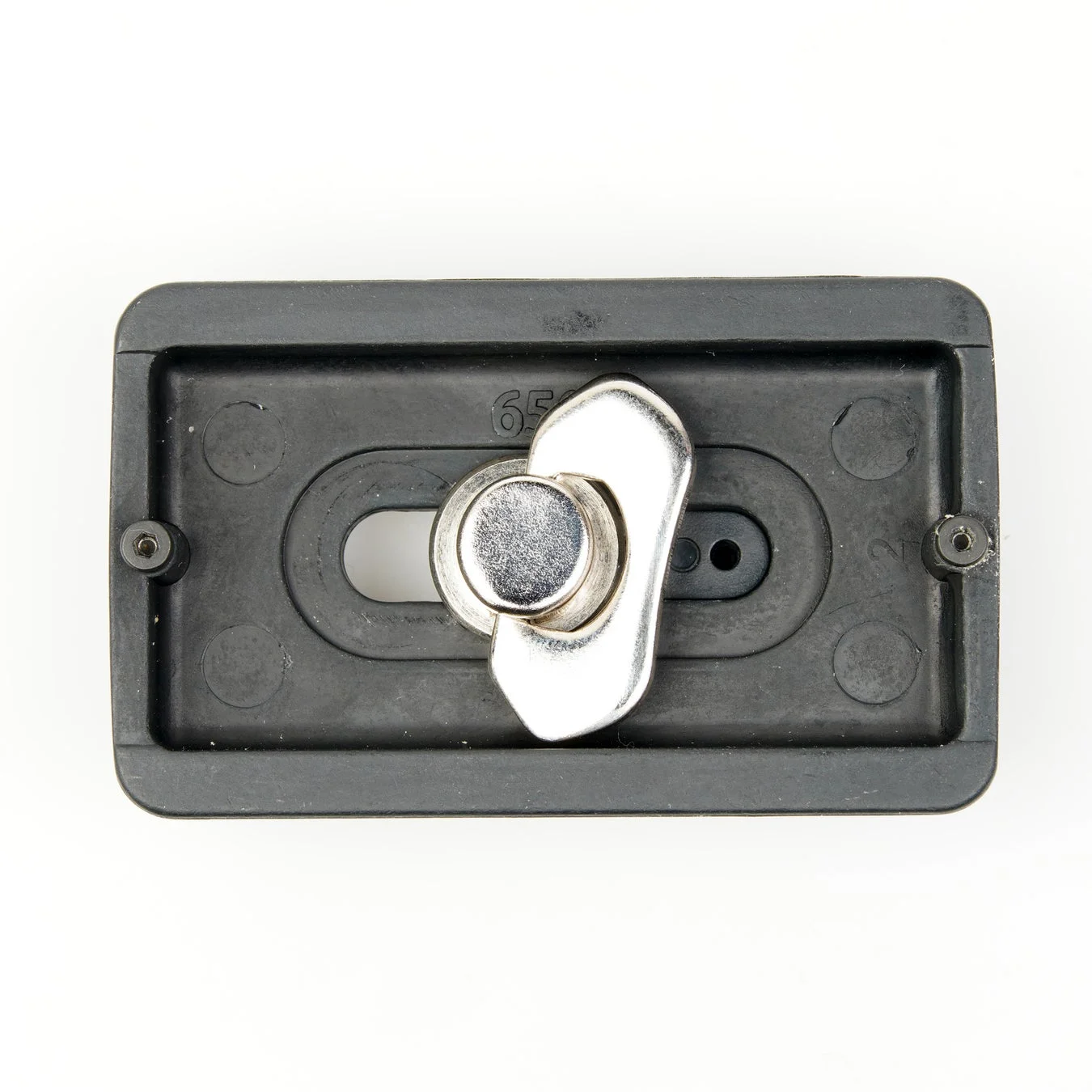 背面に蝶ネジ付