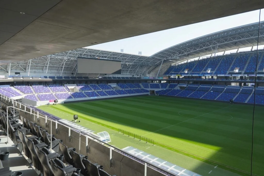 エディオンピースウイング広島のスタジアム内部