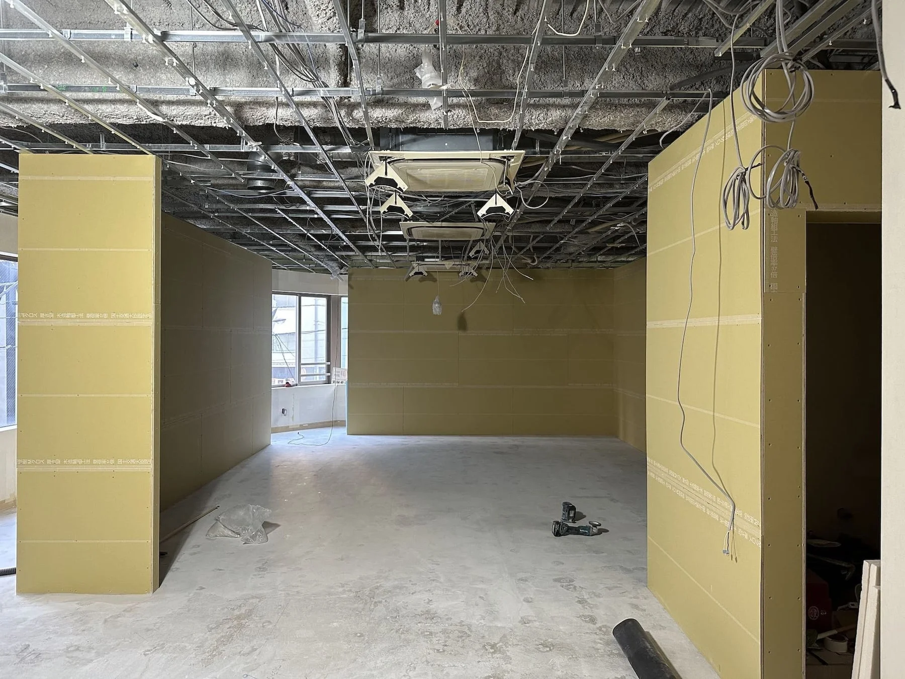 Unknown Unknown 内装