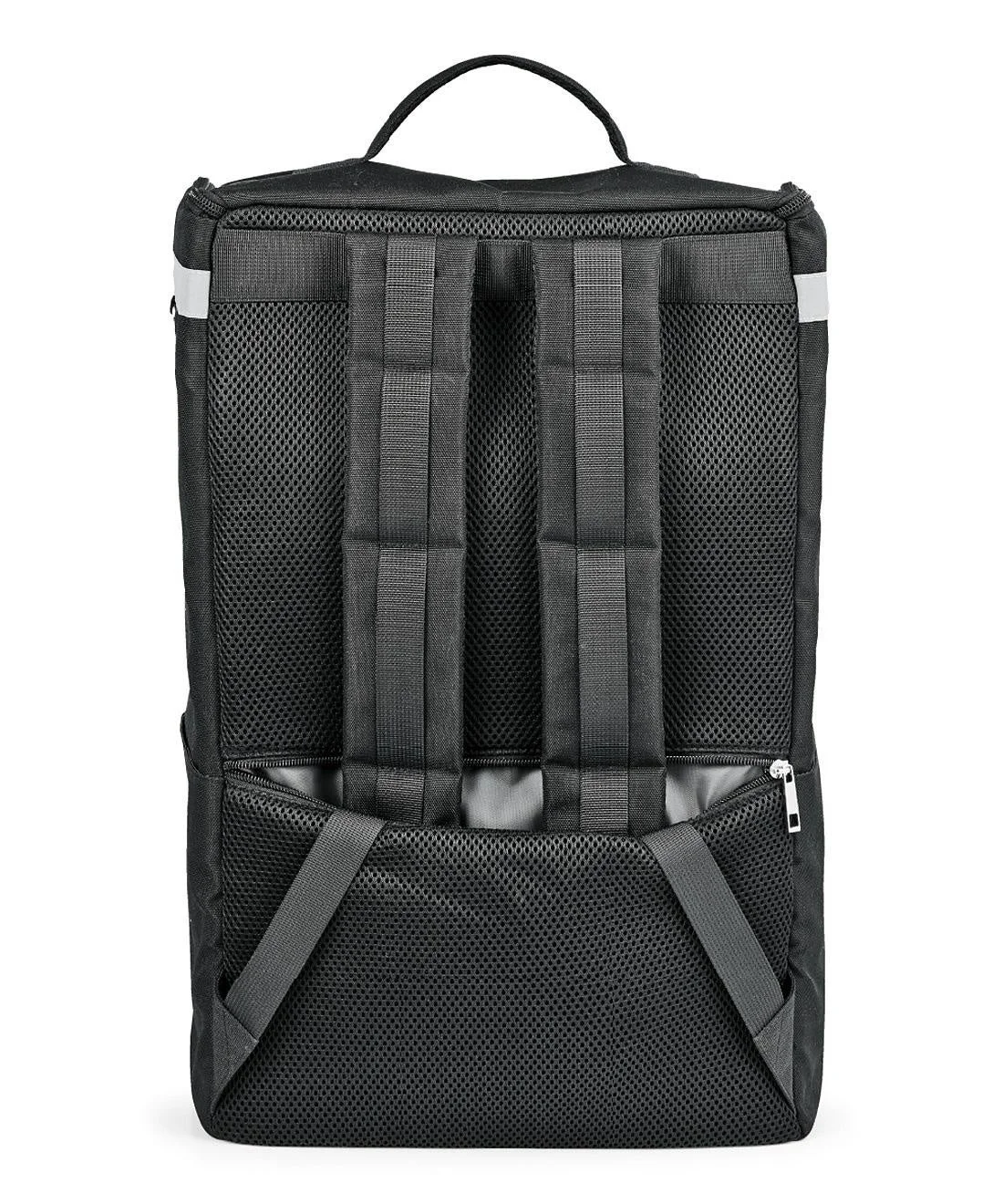 防災リュックの背面ポケットに収納されたショルダーストラップ