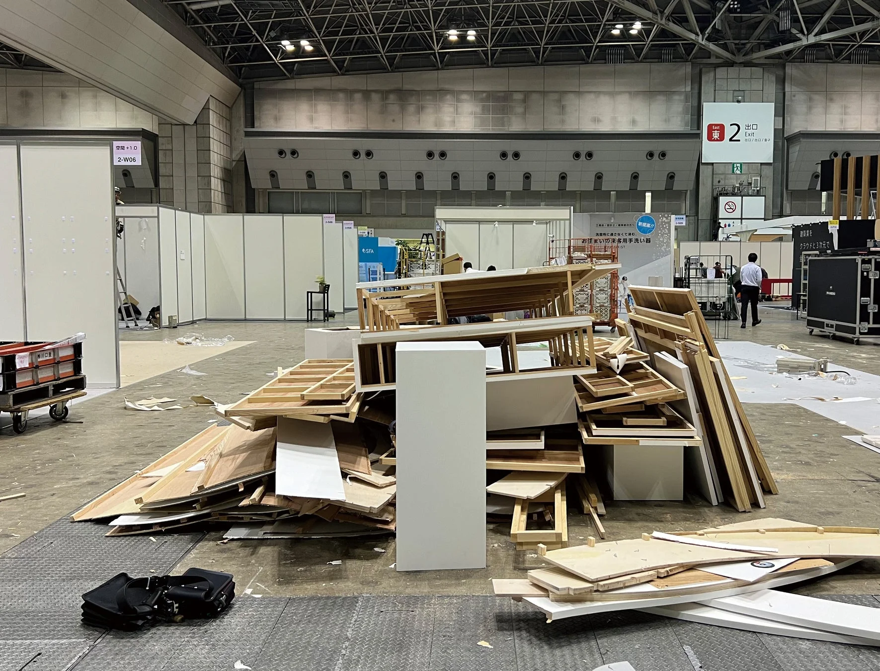 展示会設営風景