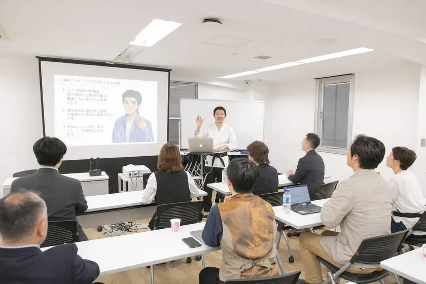 道着姿の講師と受講者