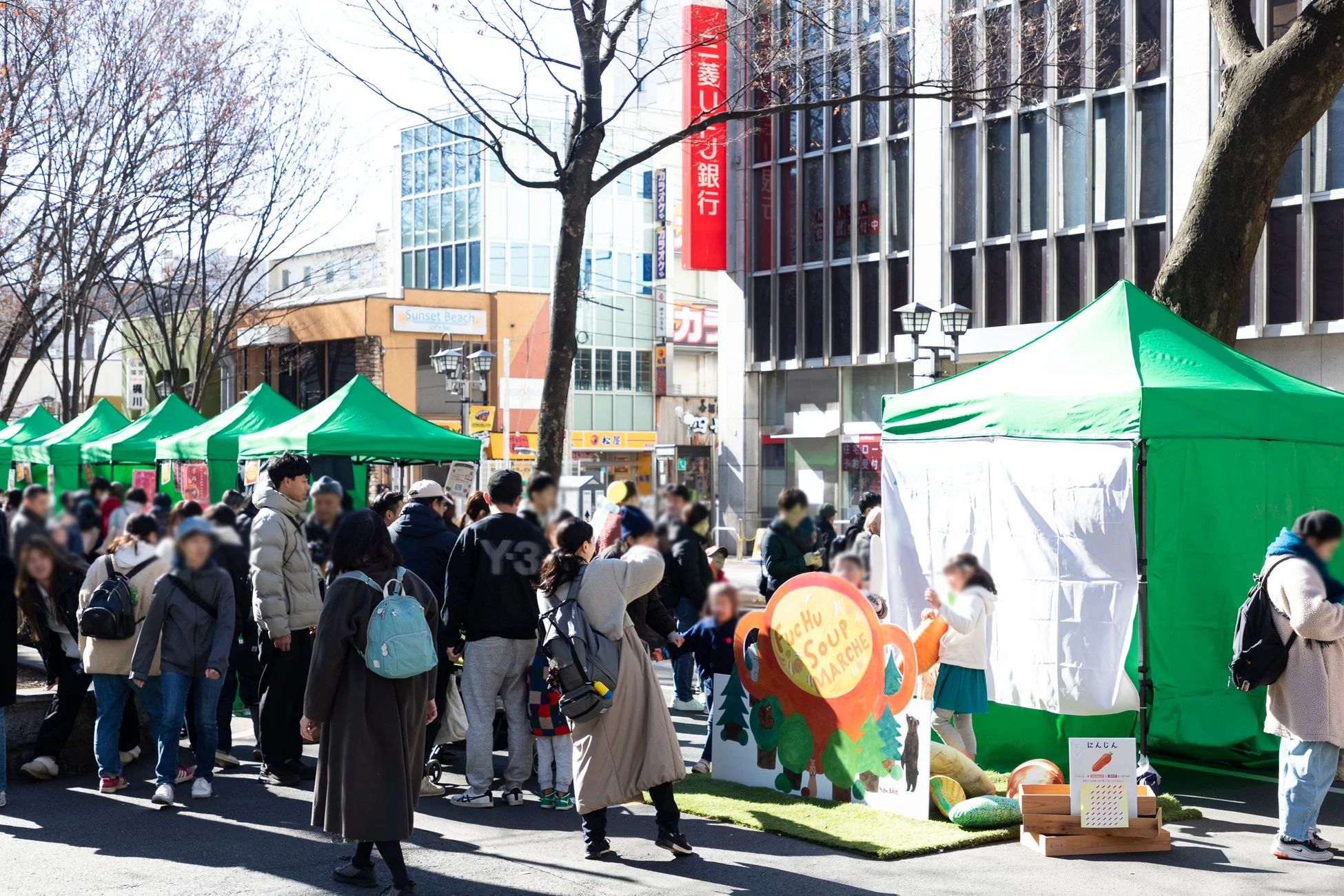 マルシェの賑わい