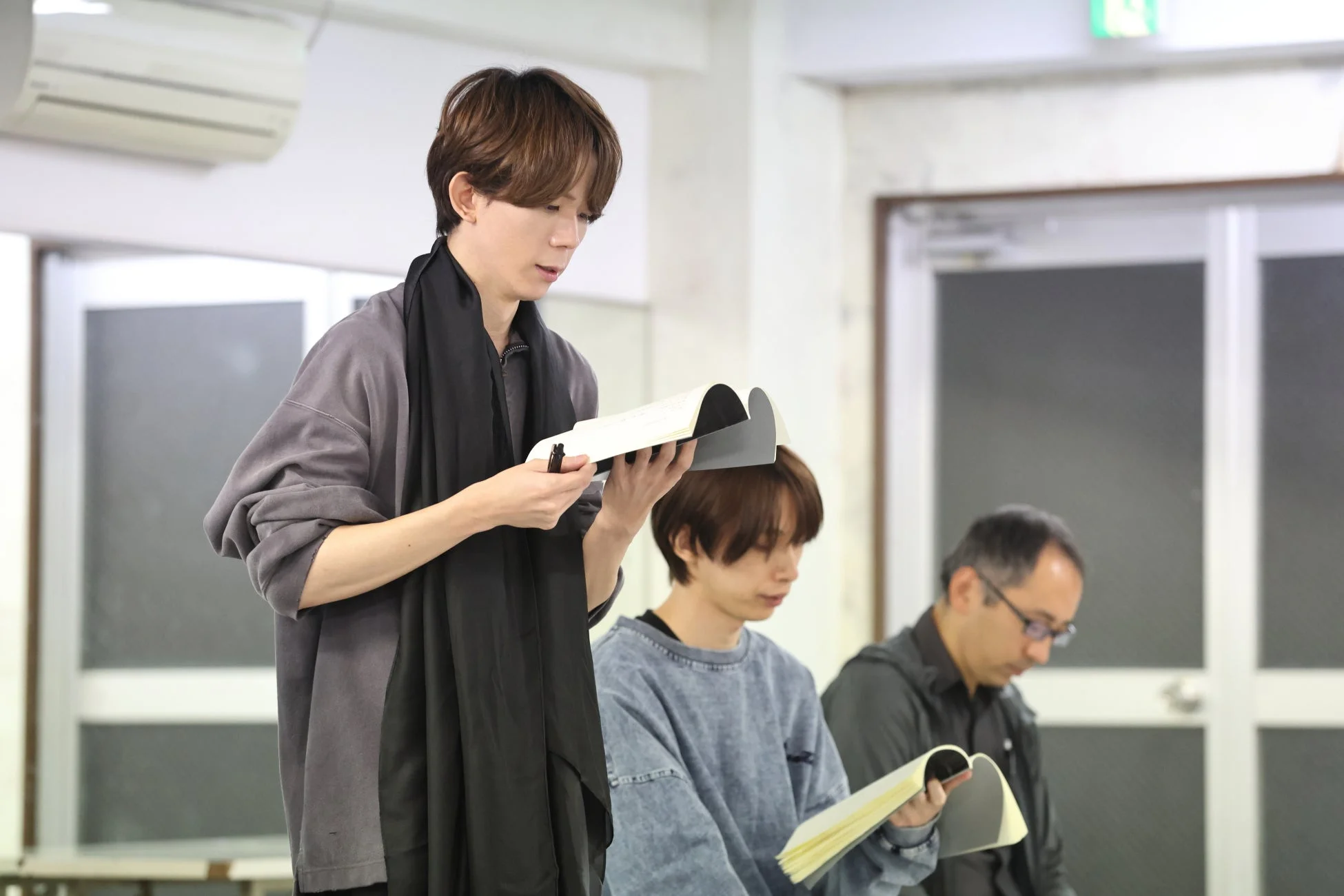 稽古中のキャスト