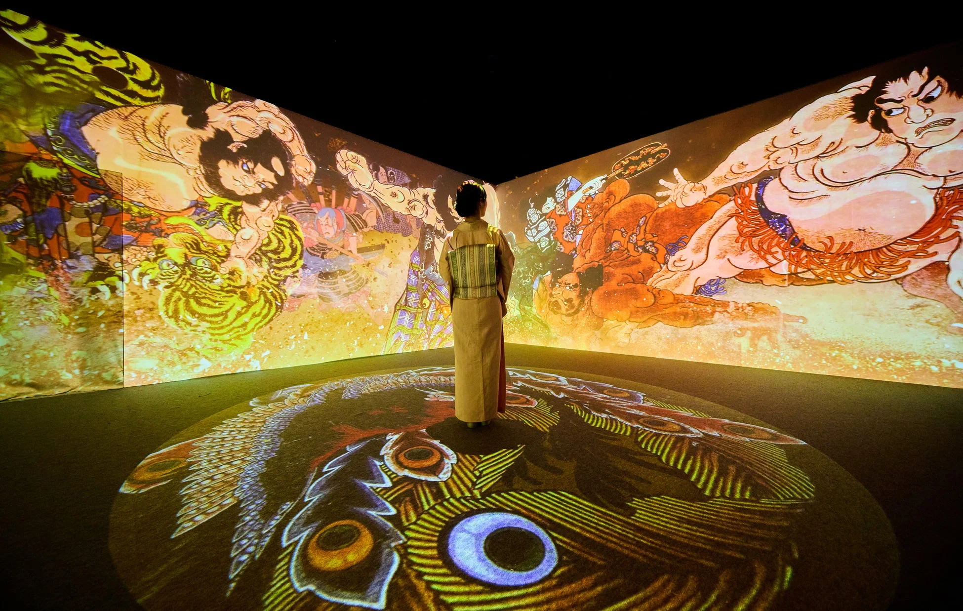 力強い浮世絵がプロジェクションマッピングで表現された空間