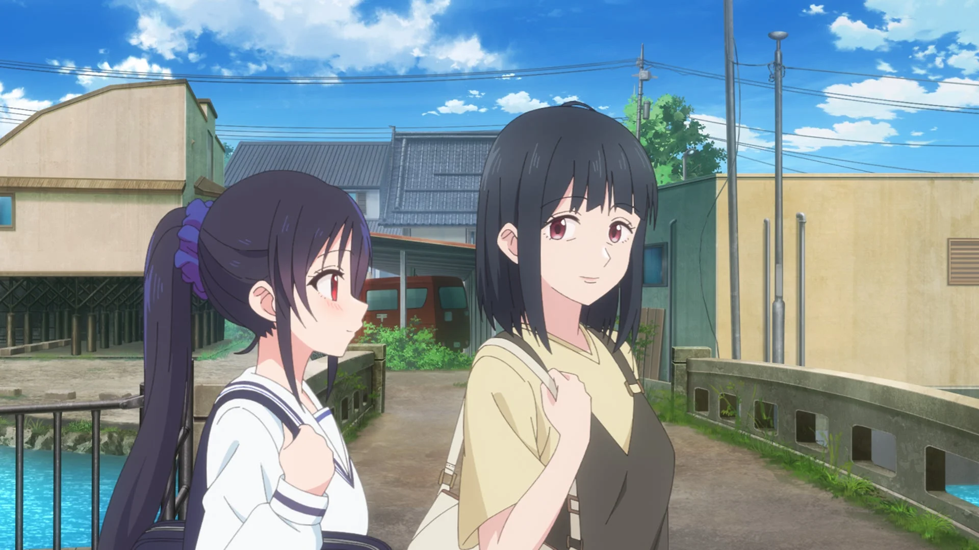 橋を歩く少女たち