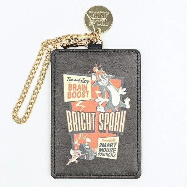 ブラックカラーのパスケース