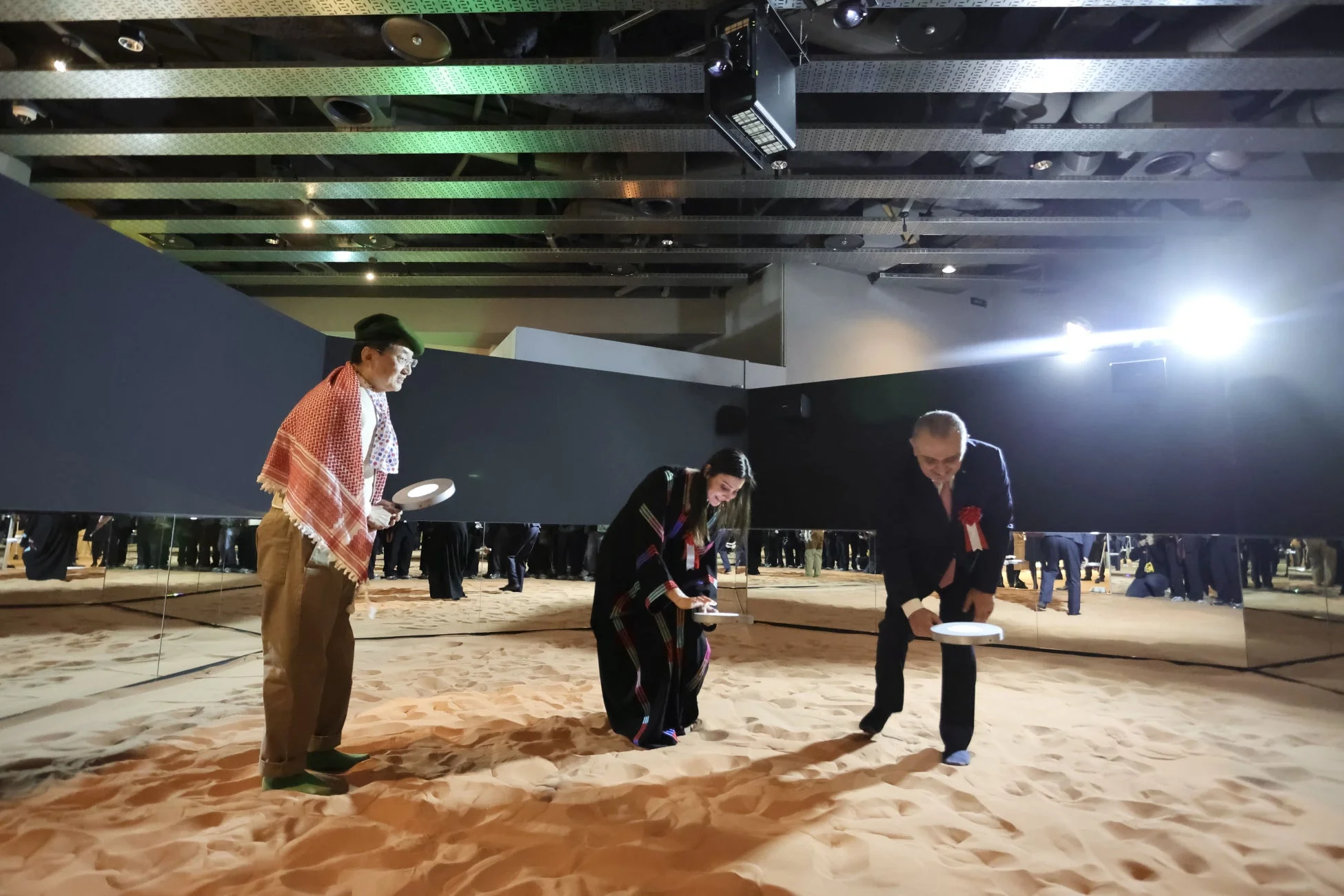 「鳥取無限砂丘」体験の様子