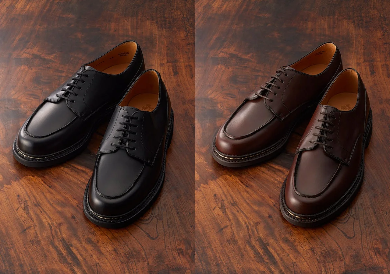 黒と茶色のUチップ革靴