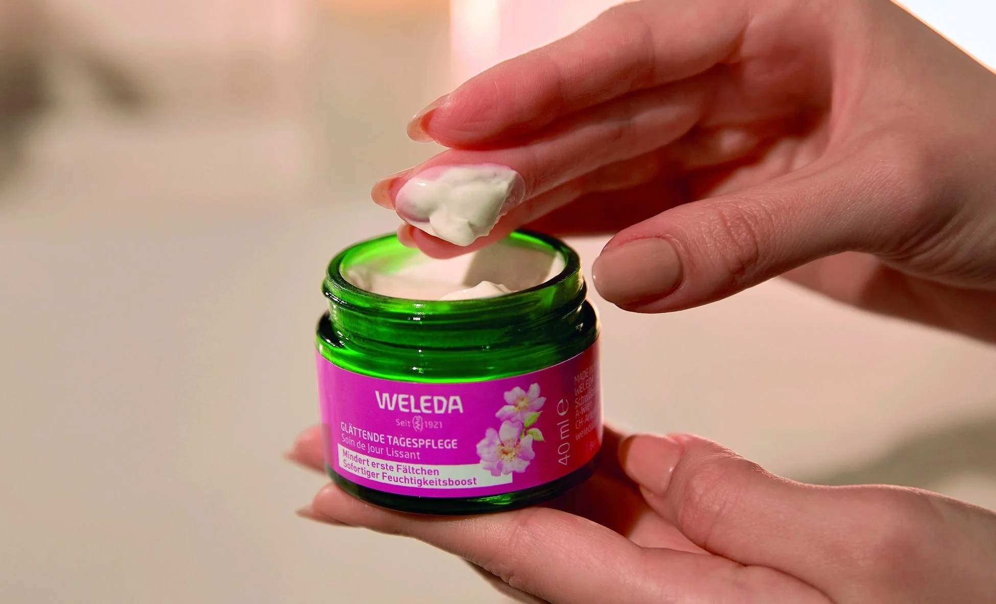 プレミアムコースは「ヴェレダワイルドローズスムージングデイクリーム」がセットに！