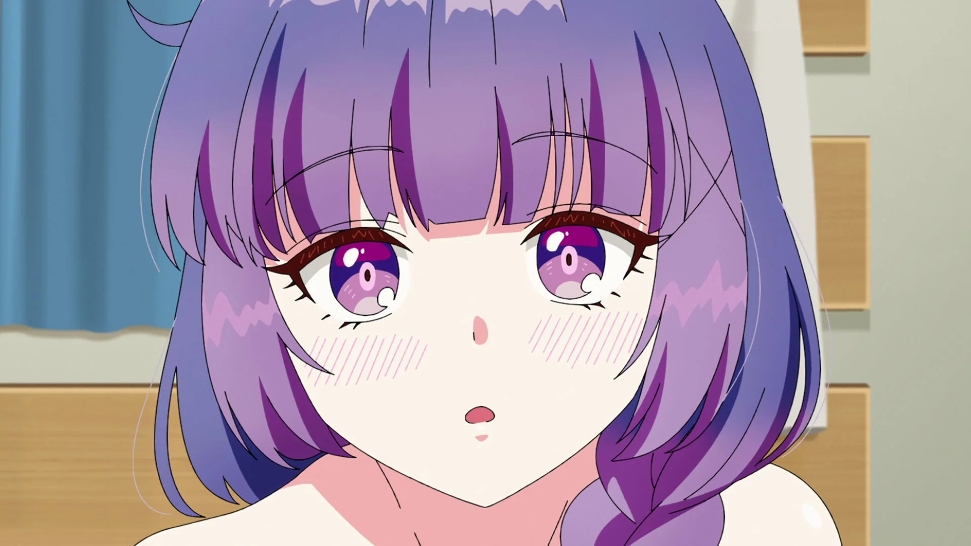 紫髪の女性の驚き顔