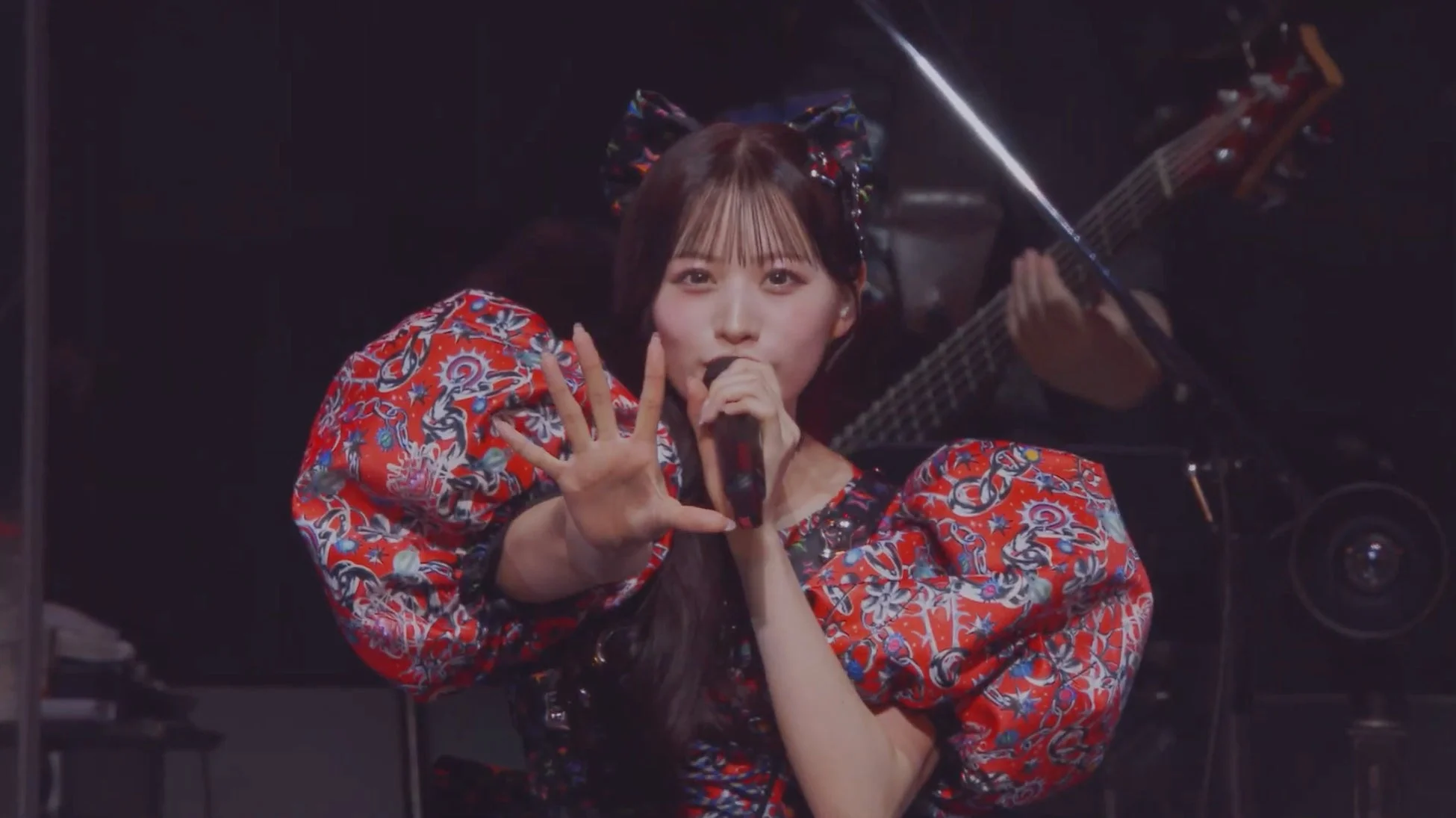 ライブ、パフォーマンス、赤い服