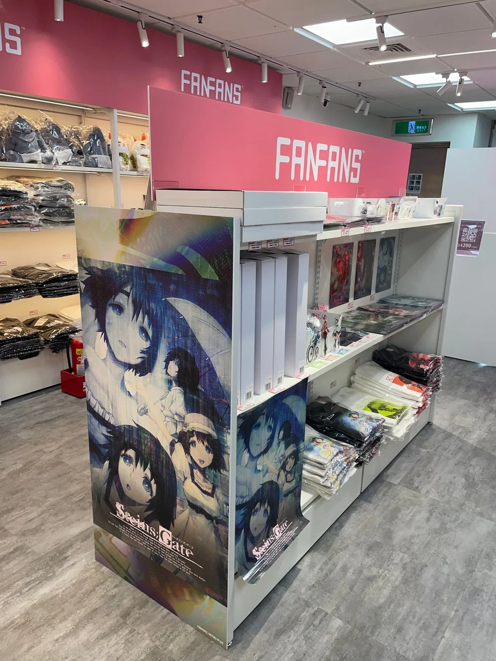 STEINS;GATEグッズ展示
