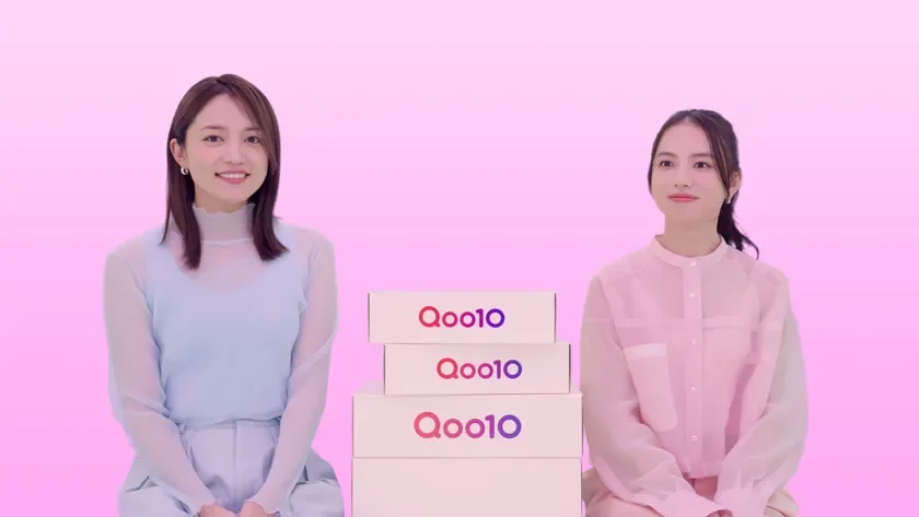 インタビューに応じる川口春奈さんと清原果耶さん