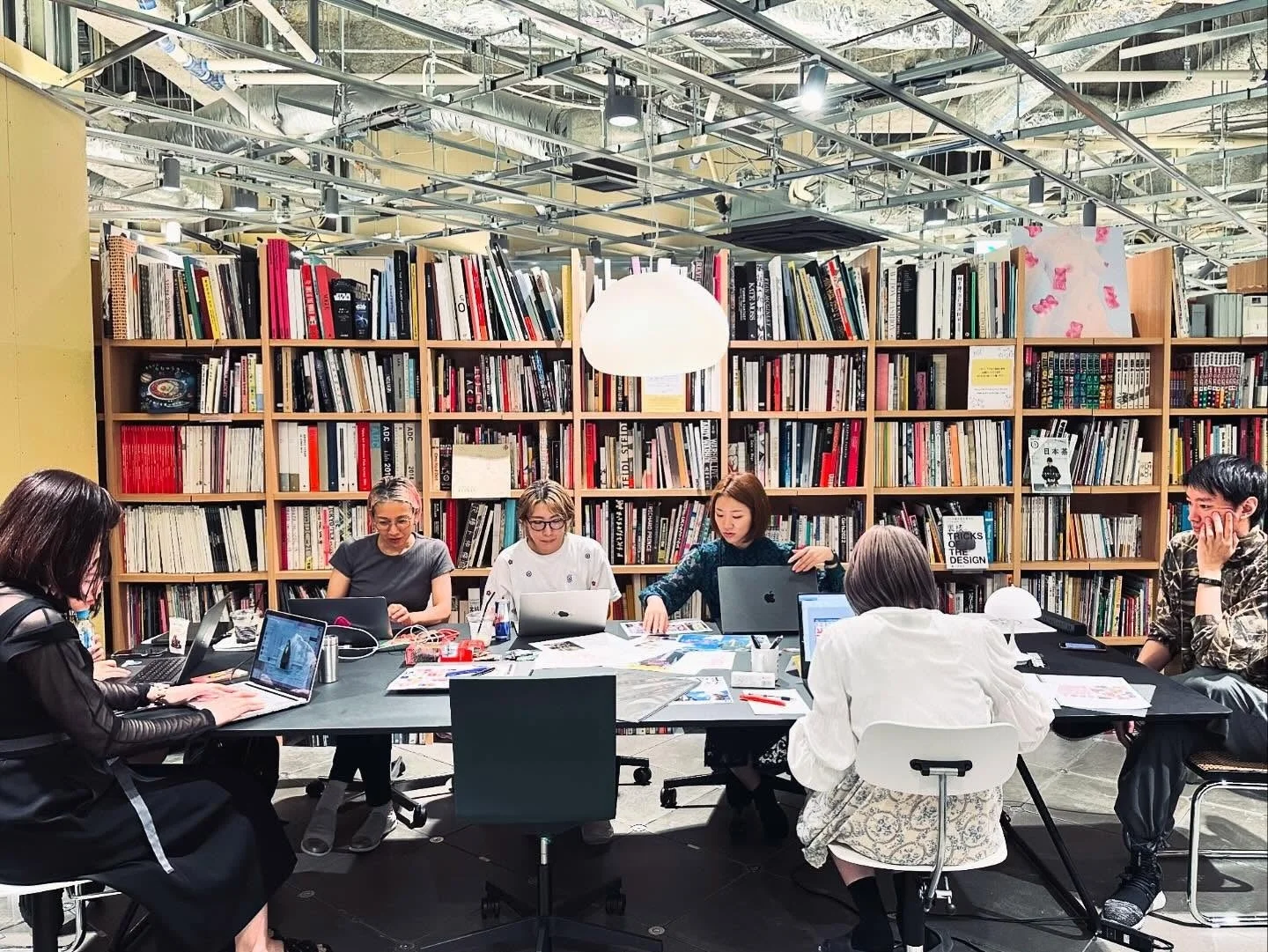 オフィスでの共同作業