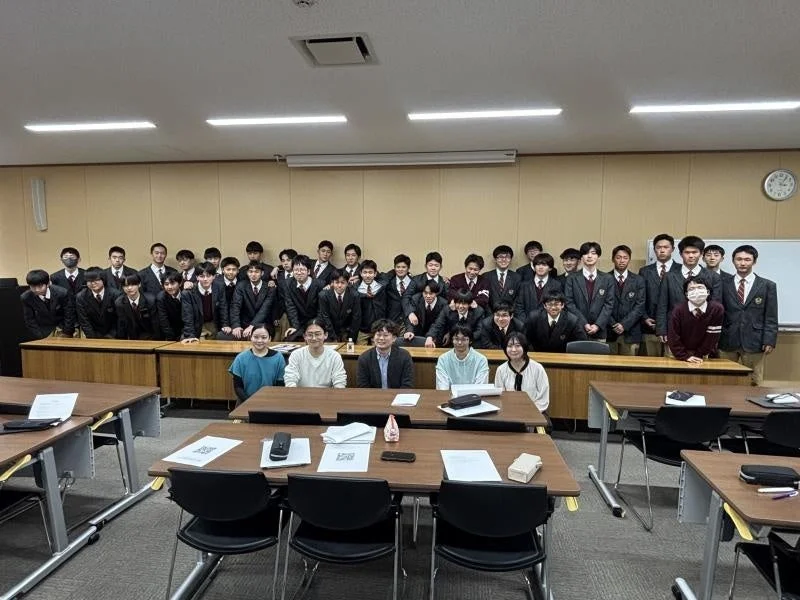 授業に参加した高校生と関係者の集合写真