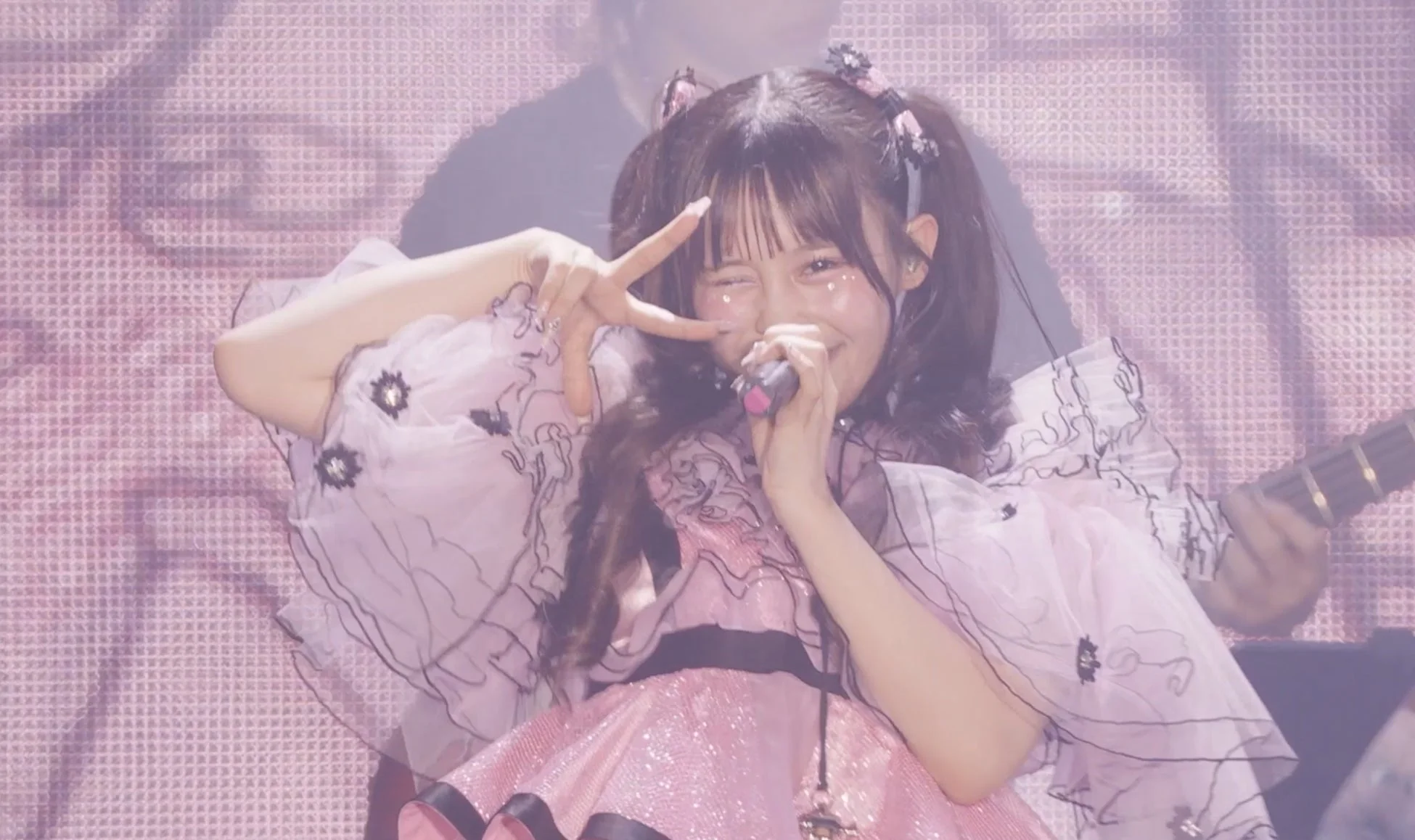 アイドル、ライブ、ピンク衣装