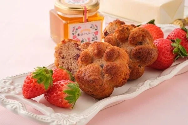 肉球いちごケーキ