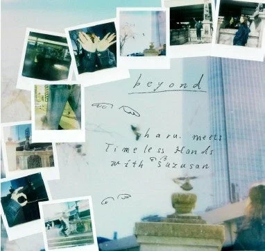 複数のポラロイド写真が散りばめられたアート作品