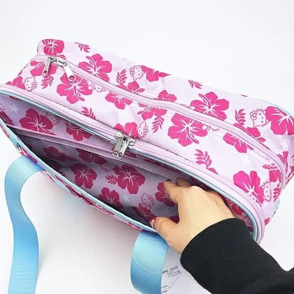 ピンクのバッグ内部