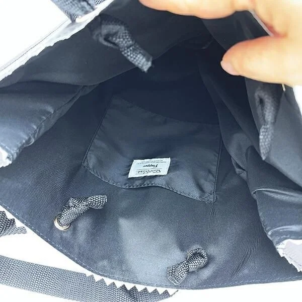 トートバッグの内部