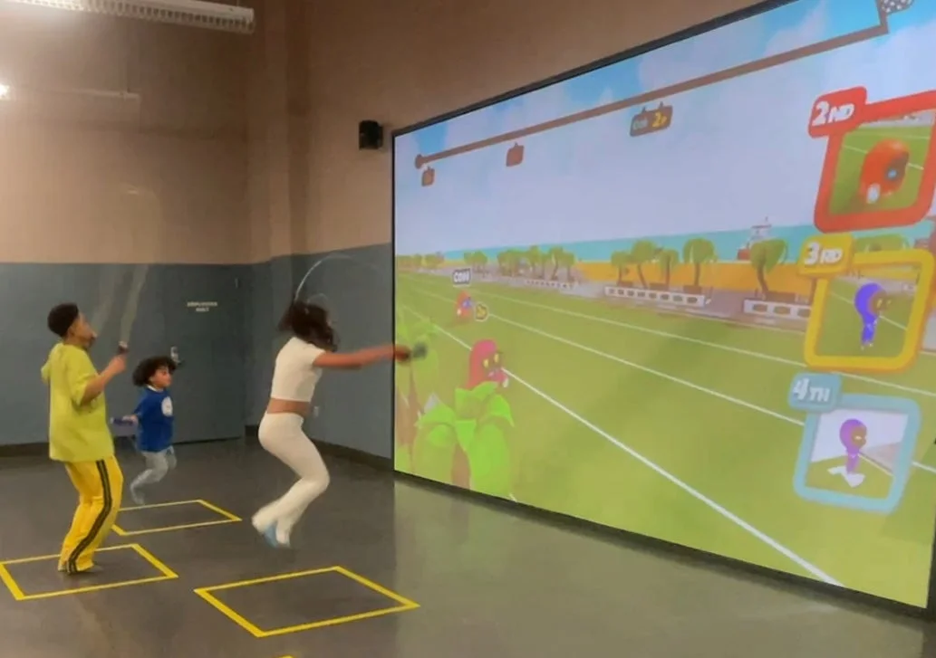 なわとびを使ったレーシングゲーム「ジャンプロープランニング」