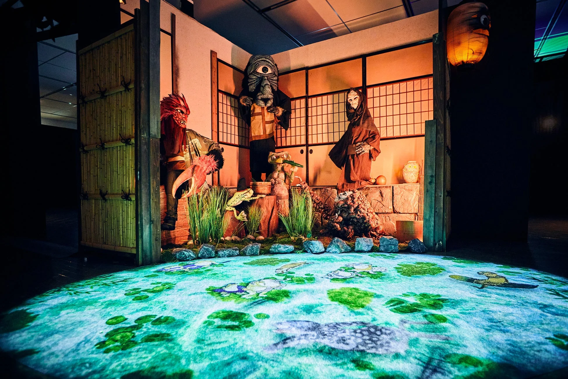 日本の妖怪をモチーフにした像