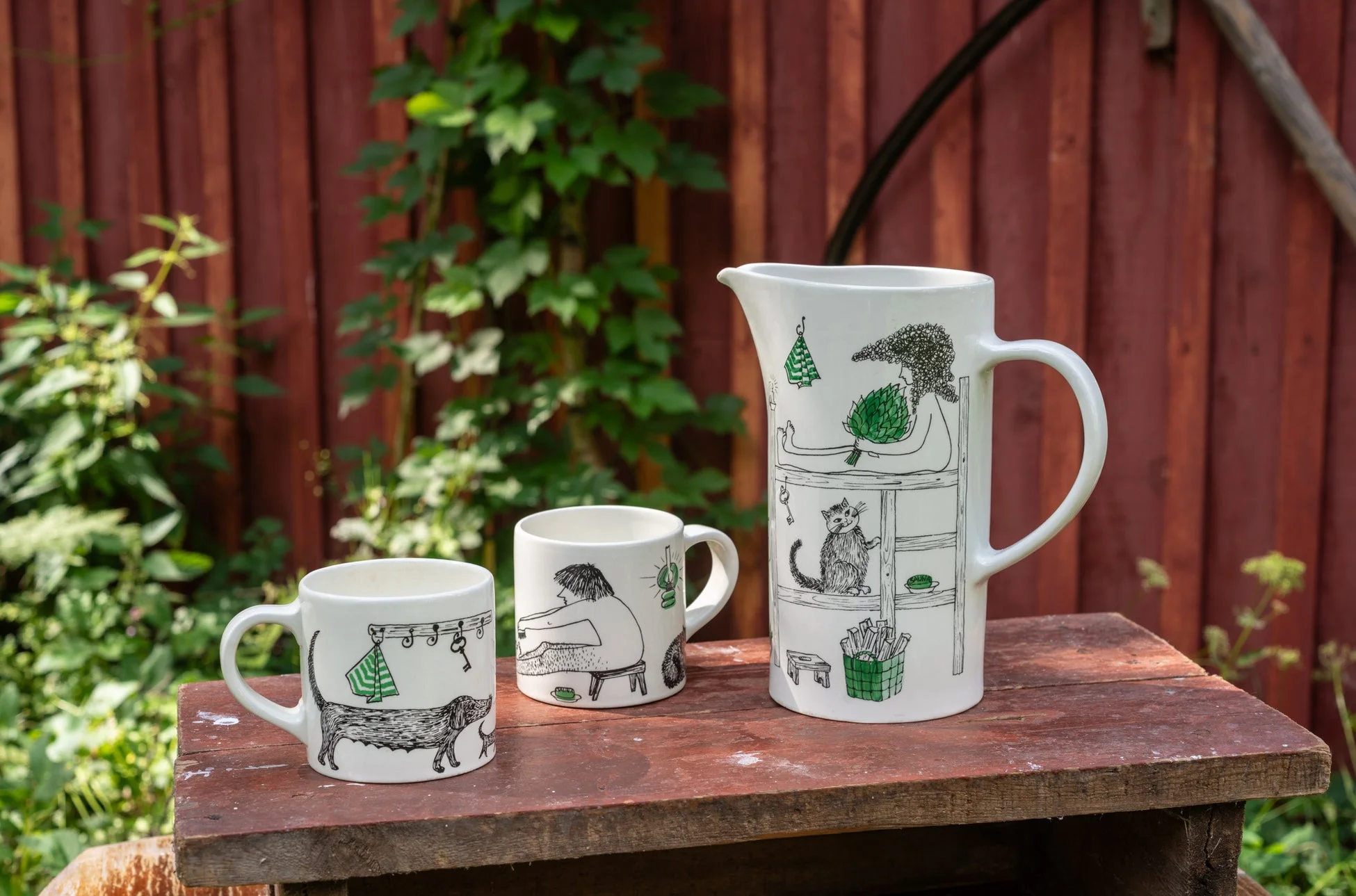 サウナをテーマにしたマグカップとピッチャー