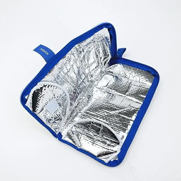 開いた状態の保冷ポーチ内部