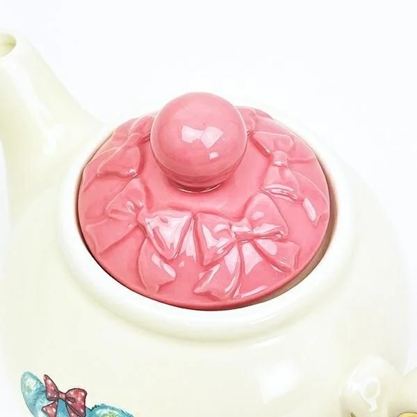 リボンデザインのティーポットの蓋