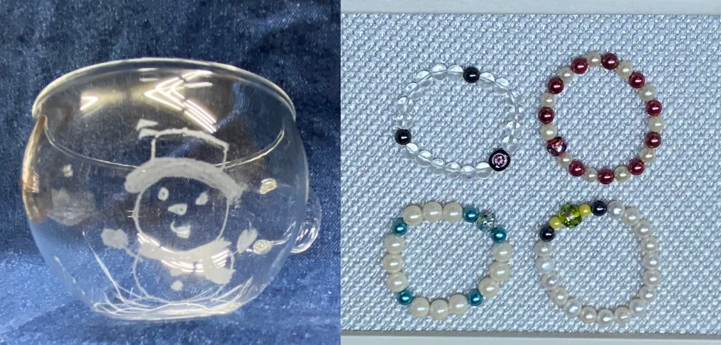エッチングされたガラスのコップとビーズブレスレット