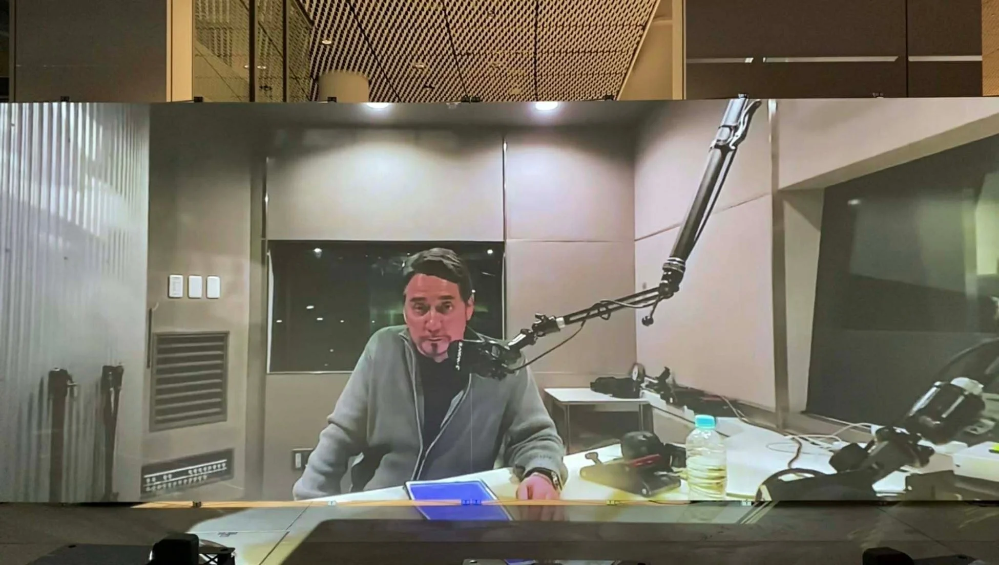 放送スタジオのようなVR体験コンテンツ