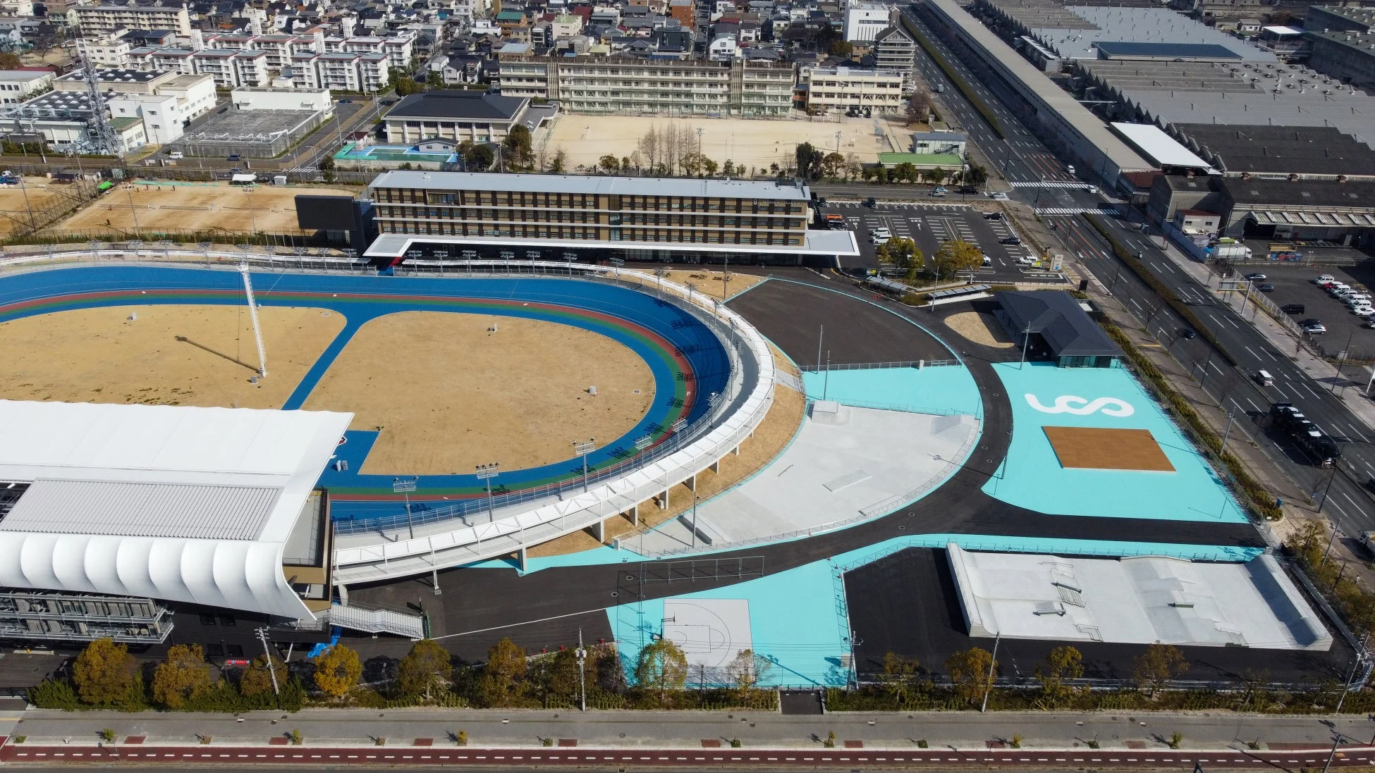 アーバンサイクルパークス広島の全景