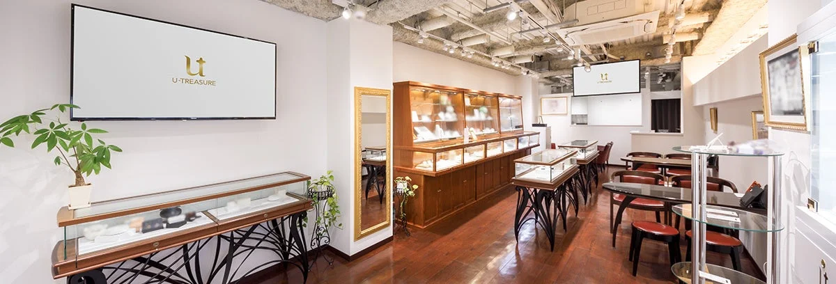 U-TREASURE店舗内
